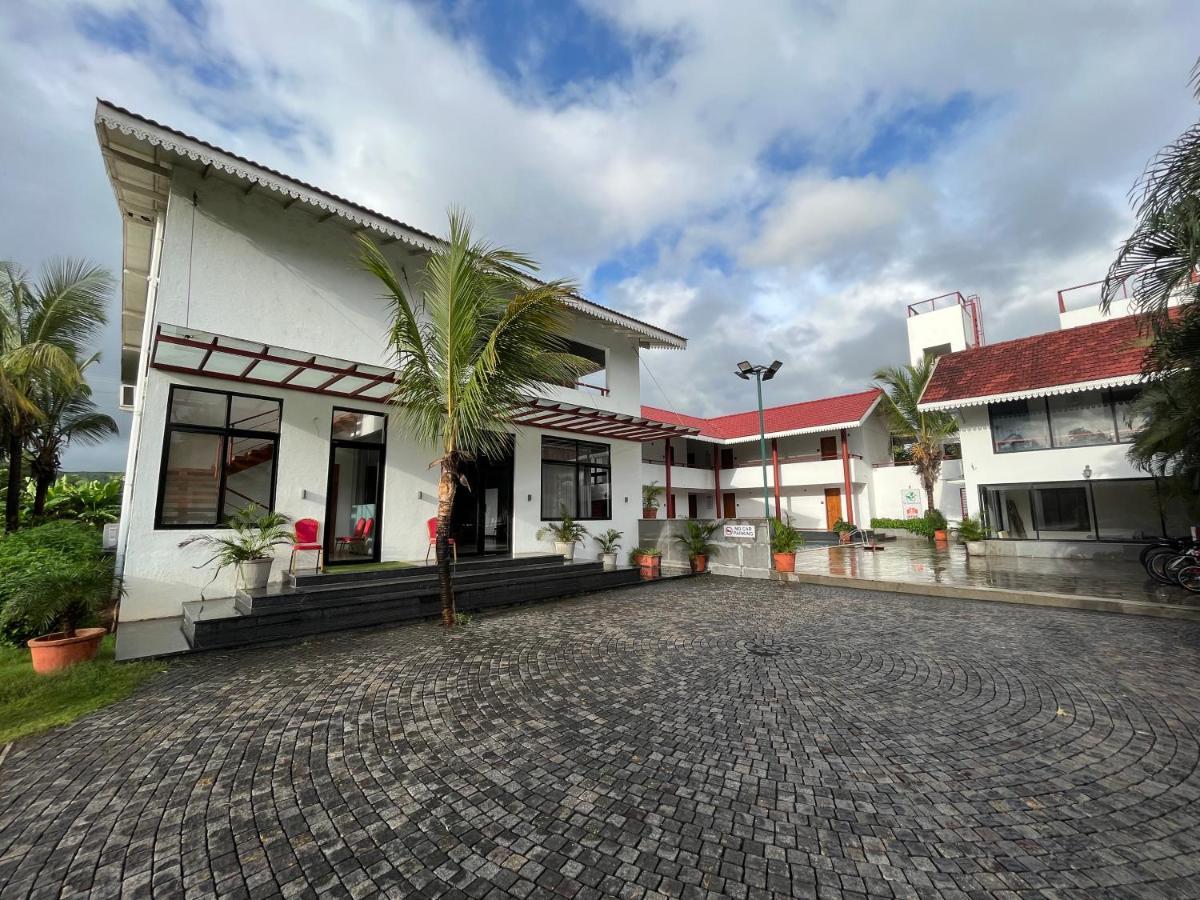The Green Estate Resort Nashik Esterno foto